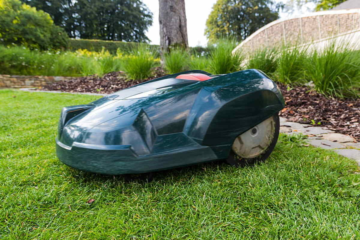 How Do Robot Lawn Mowers Work?