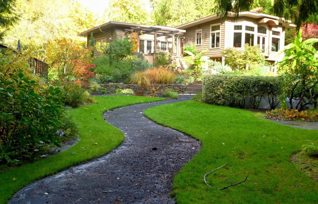 Lawn And Landscape Items That Increase Decrease Home Value Lawnstarter