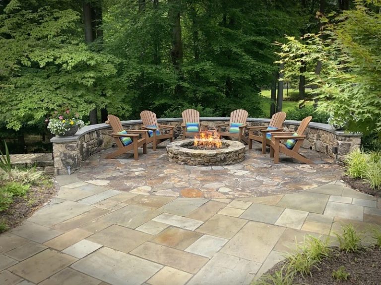 8 Ways to Use Flagstone in Your Landscaping - LawnStarter