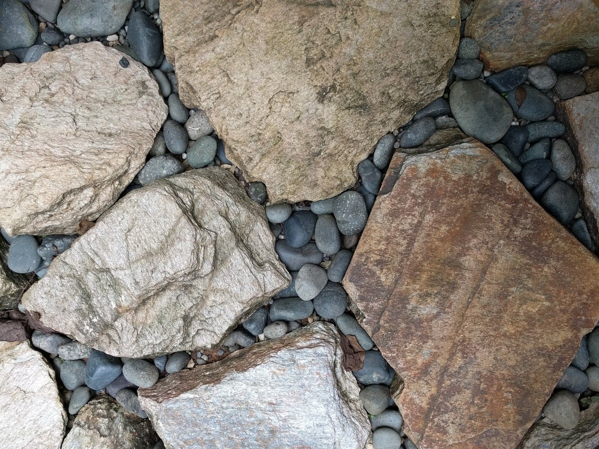 HOW TO USE ROCK, GRAVEL & STONE TO PREVENT FLOODING - Living Earth