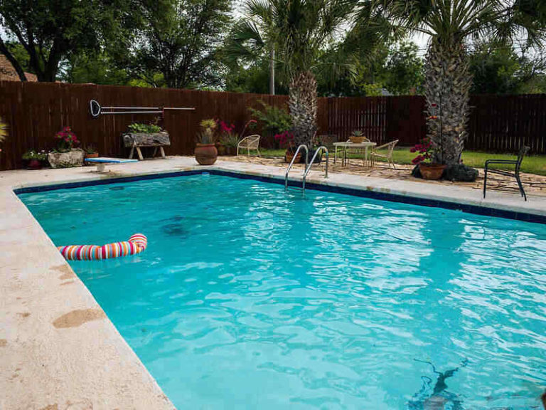 average cost of fiberglass pools