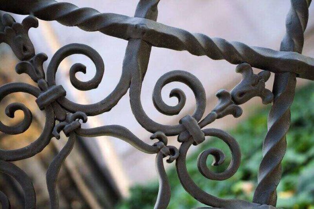 Pricing Guide: How Much Does A Wrought Iron Fence Cost? - Lawnstarter