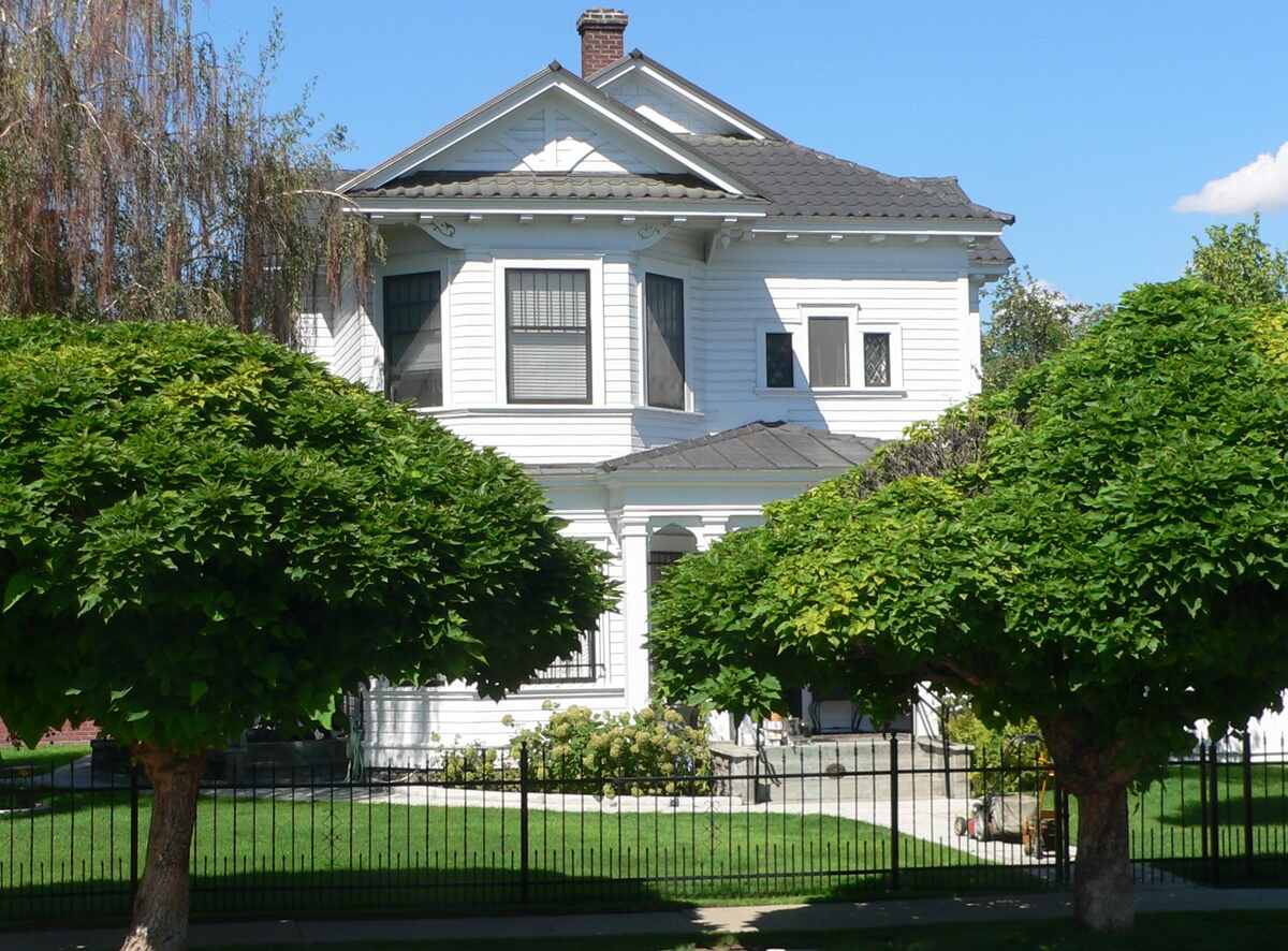 lawn in front of a house in nevada