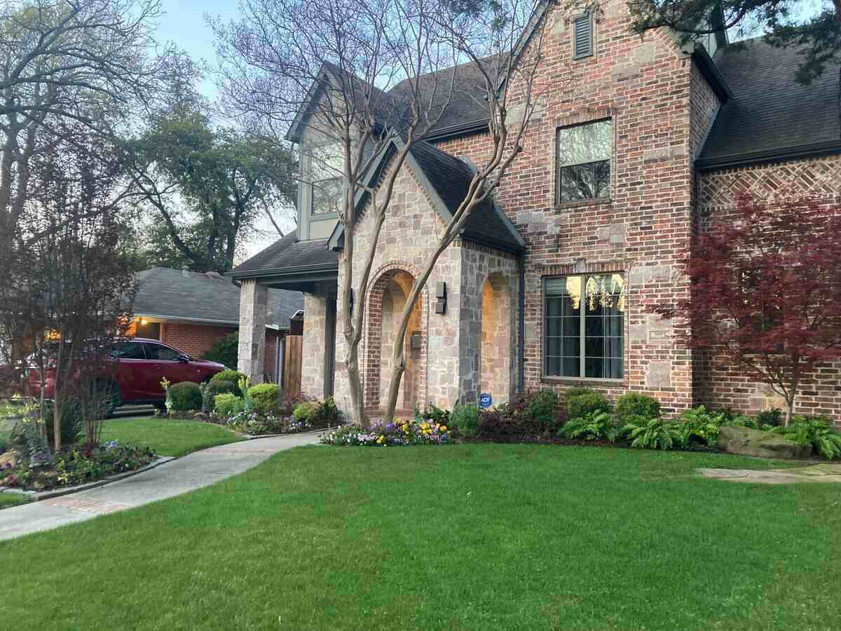 Beautiful green, healthy lawn in Dallas, Texas.