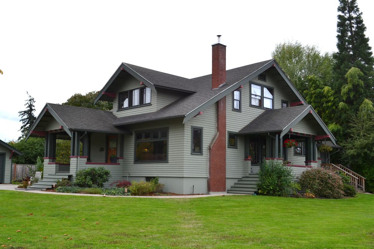 lawn in front of a house in eugene